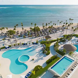 Resort Serenade &
